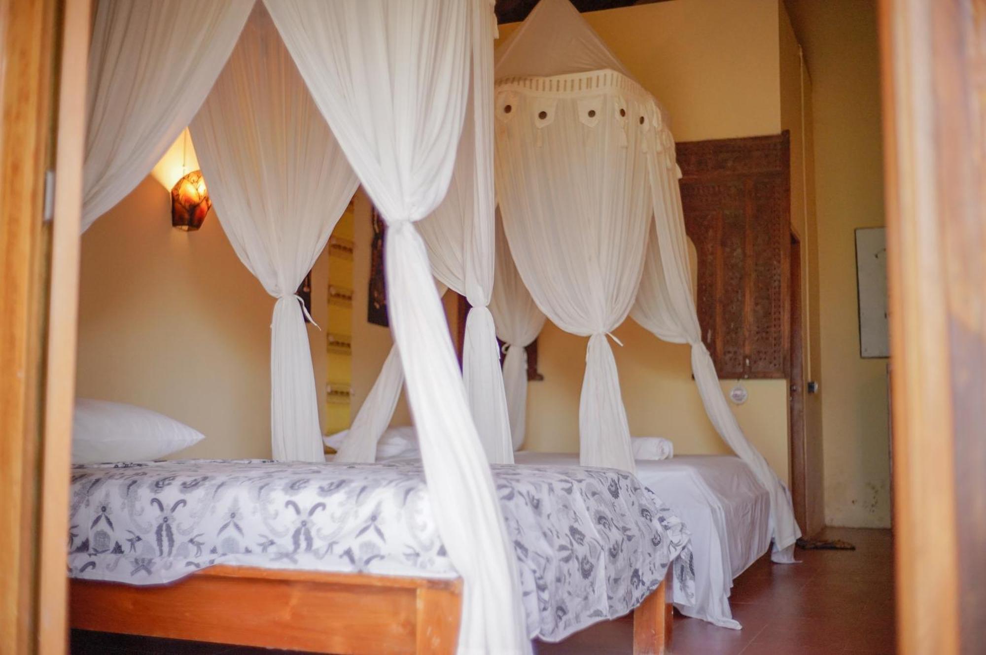 Yut'S Inn Flower Paradise Gili Gede Kültér fotó